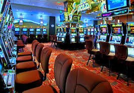 batak5d login Poker Indonesia cash game table interface with player positions and pot display